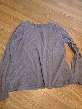 Everyday Women's Long-Sleeve Scoop Neck Tee — Brown